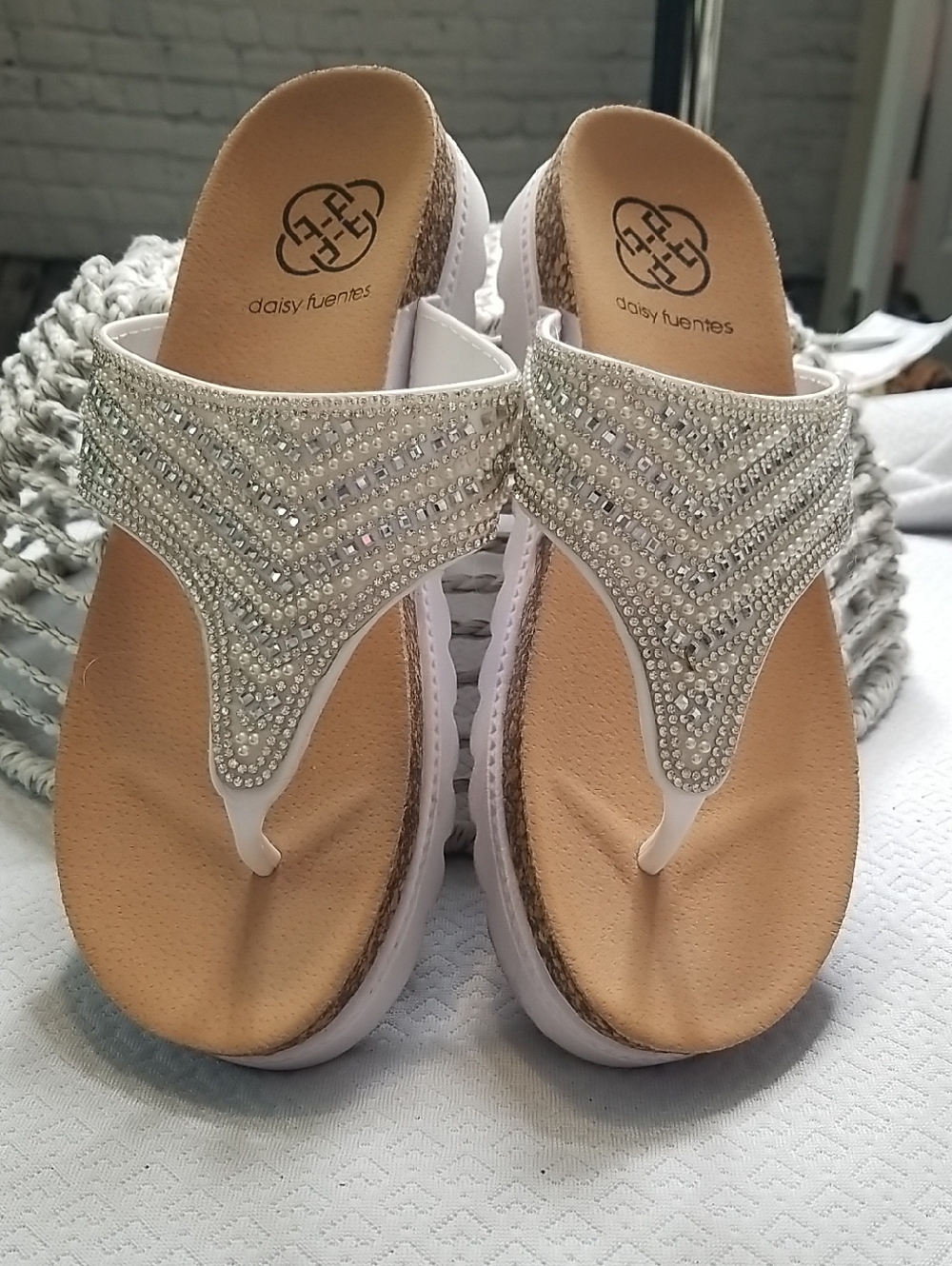 Daisy Fuentes Sandals Size 6